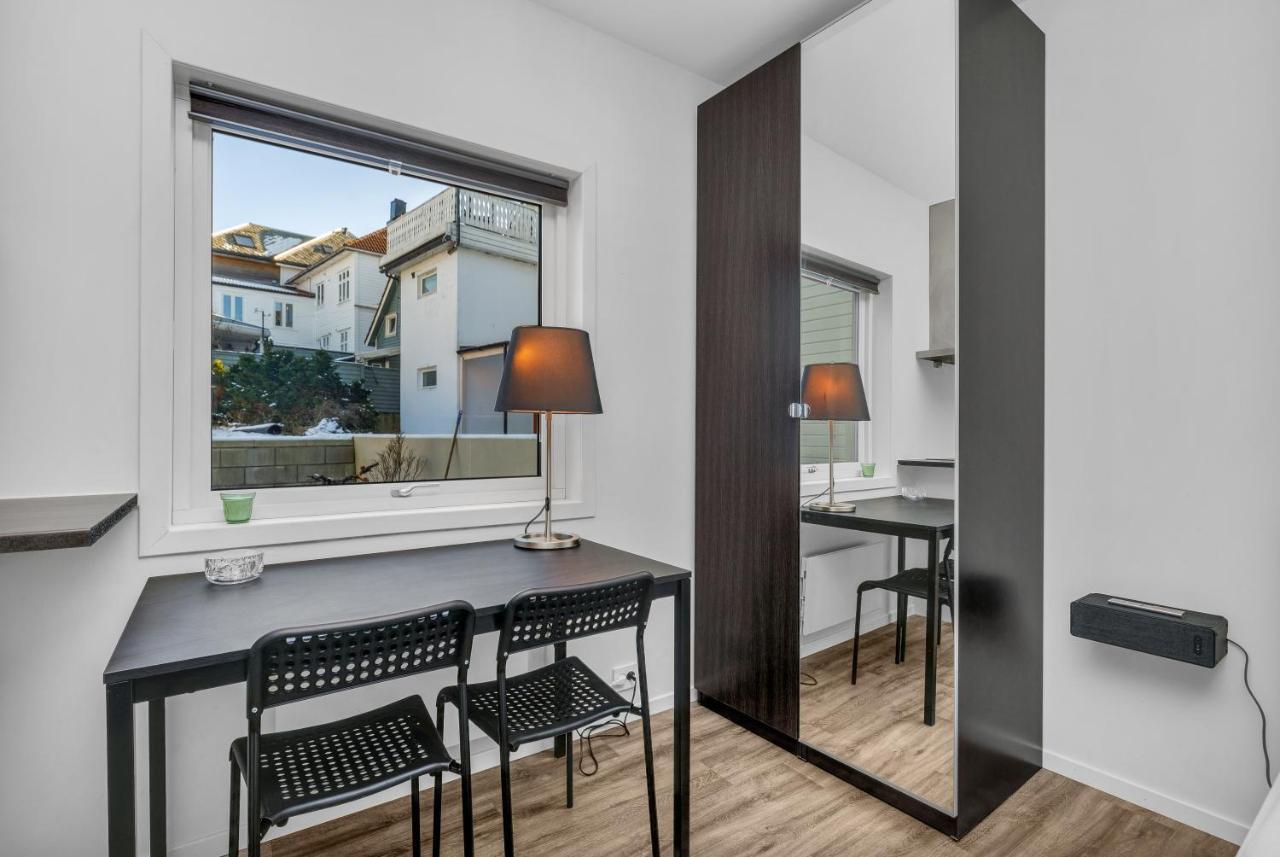 Central Studio Apartment Apt 102 Stavanger Bagian luar foto